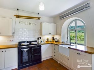 Kitchen/Dining Room- click for photo gallery